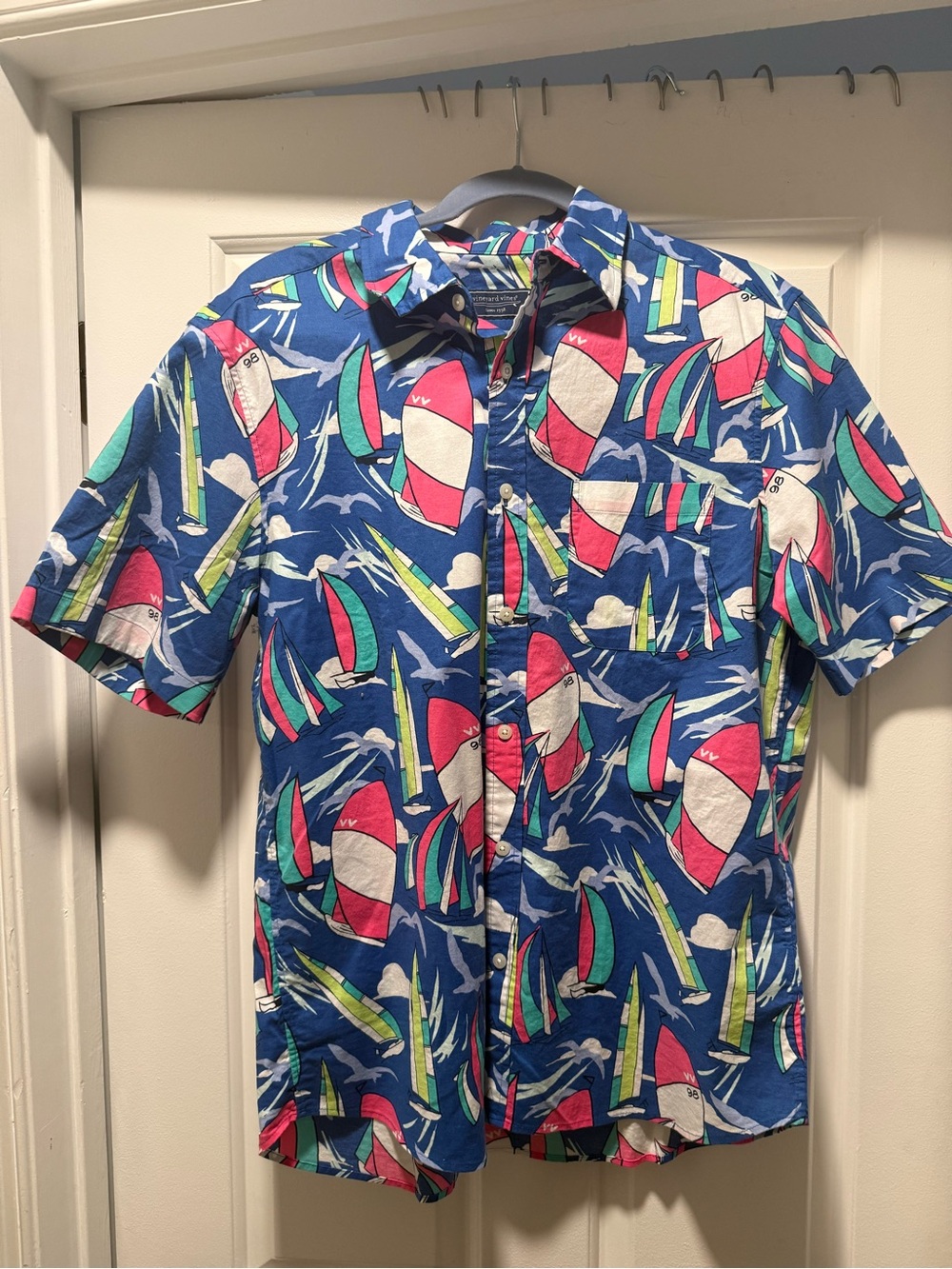 NWOT Men’s Vineyard Vines Blue Sailboat Print Short-Sleeve Button-Down - Sz M